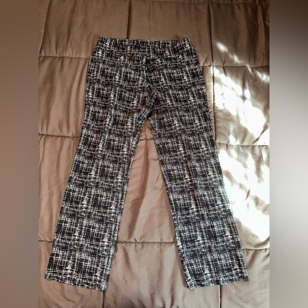 New Anne Klein pants size 10 worn once